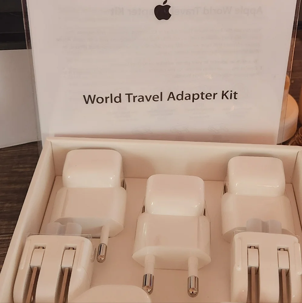Apple world travel adapter kit - Open Box